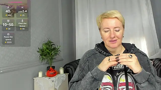 Nika Smit online show from October 2025 10:16:02 AM