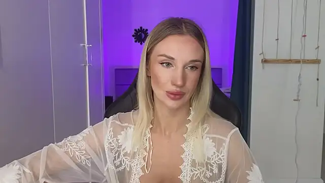 Snapshot of Megan_Kira chatting on July 2026 04:39:02 AM Megan Kira online show from July 2026 04:39:02 AM