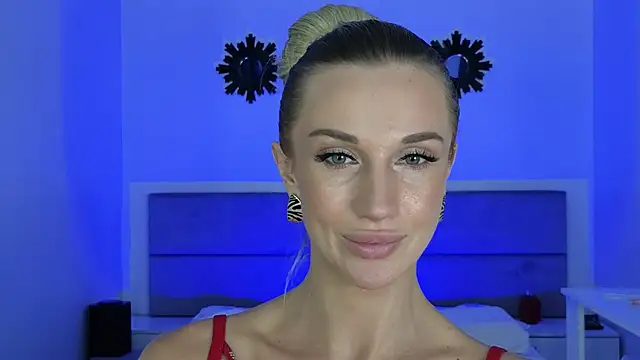 Snapshot of Megan_Kira chatting on July 2026 12:19:02 PM Megan Kira online show from July 2026 12:19:02 PM