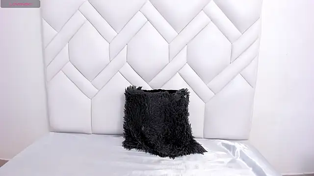 Snapshot of Analia18_ chatting on December 2025 01:18:01 PM Analia18 online show from December 2025 01:18:01 PM