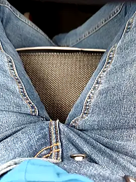 ManuRod1981 online show from December 2025 02:14:02 PM