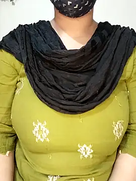 Snapshot of Nilanjona-Ray chatting on February 2026 03:27:01 PM Nilanjona-Ray online show from February 2026 03:27:01 PM