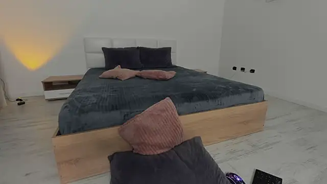 IvyKaelani online show from March 2025 04:17:01 PM