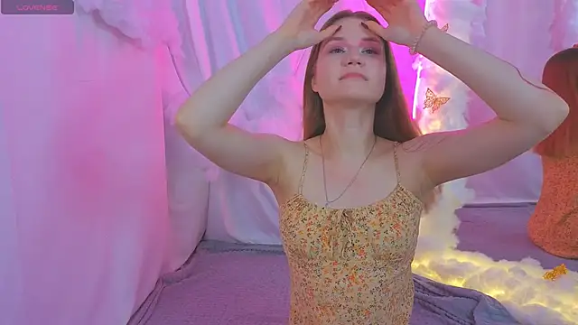 AlisiaSpinnet  online show from October 2025 04:00:01 PM