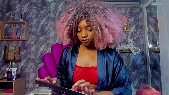 EMMAPARISS online show from March 2026 12:00:01 PM