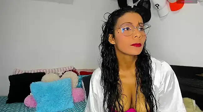 Snapshot of Nenita_Hot_ chatting on March 2025 05:54:02 PM Nenita Hot  online show from March 2025 05:54:02 PM