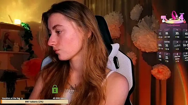 lady curls online show from April 2026 10:04:01 PM