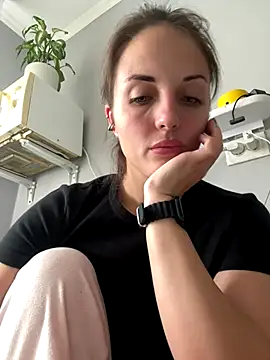 AmiLavs online show from October 2025 11:55:02 AM