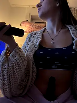 Snapshot of EmilyWi_ chatting on October 2025 09:26:02 PM EmilyWi  online show from October 2025 09:26:02 PM