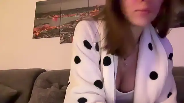 Snapshot of EmilyWi_ chatting on October 2025 05:04:02 PM EmilyWi  online show from October 2025 05:04:02 PM