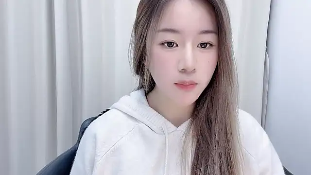 chloe-01 online show from December 2024 12:18:02 PM