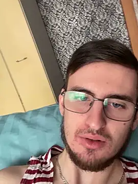 Snapshot of GrahamSouth chatting on December 2024 07:38:01 AM GrahamSouth online show from December 2024 07:38:01 AM