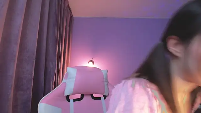 Snapshot of young_belle_ chatting on January 2025 07:31:01 AM young belle online show from January 2025 07:31:01 AM