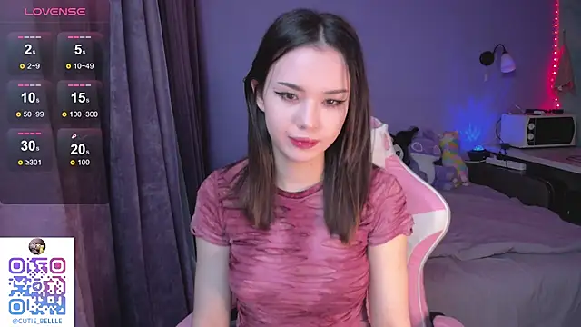 Snapshot of young_belle_ chatting on January 2025 10:30:02 PM young belle online show from January 2025 10:30:02 PM