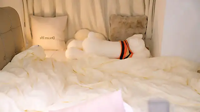 Eimile online show from November 2025 03:30:02 PM