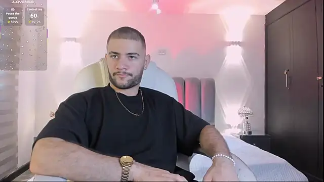 MaximusDick1  online show from February 2026 12:25:01 PM