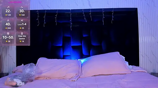 MaximusDick1  online show from April 2026 12:19:02 PM