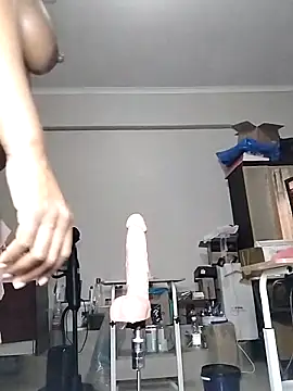 QUEENSHEBAxx01 online show from April 2026 04:12:01 AM