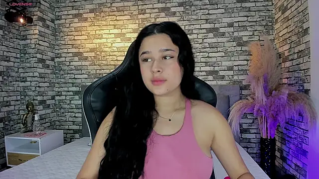 Snapshot of ariadna_milano chatting on January 2025 12:40:01 PM ariadna milano online show from January 2025 12:40:01 PM