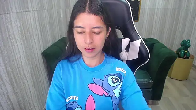 Snapshot of Bela_t_ chatting on December 2024 04:25:01 PM Bela t online show from December 2024 04:25:01 PM