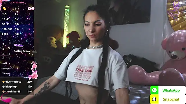 Snapshot of EvelynAisha chatting on February 2025 06:53:01 PM EvelynAisha online show from February 2025 06:53:01 PM