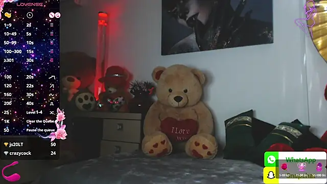 Snapshot of EvelynAisha chatting on February 2025 06:35:02 PM EvelynAisha online show from February 2025 06:35:02 PM