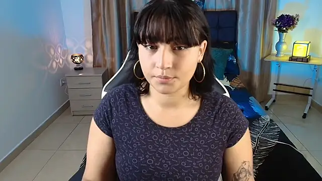 Pauilina online show from December 2024 01:06:01 PM