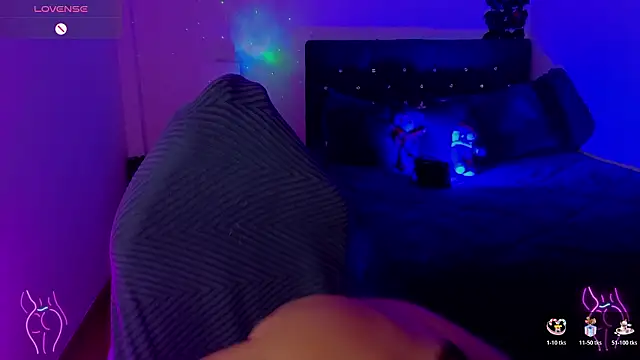 Snapshot of Pauilina chatting on February 2026 04:24:02 PM Pauilina online show from February 2026 04:24:02 PM