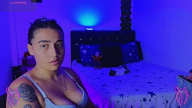 Snapshot of Pauilina chatting on February 2026 11:06:02 AM Pauilina online show from February 2026 11:06:02 AM