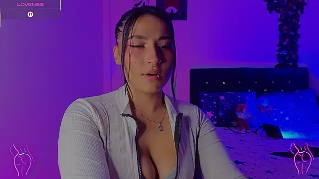 Snapshot of Pauilina chatting on February 2026 10:10:02 PM Pauilina online show from February 2026 10:10:02 PM