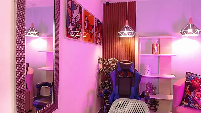 Snapshot of Dalila_Sky chatting on September 2025 06:11:02 PM Dalila Sky online show from September 2025 06:11:02 PM