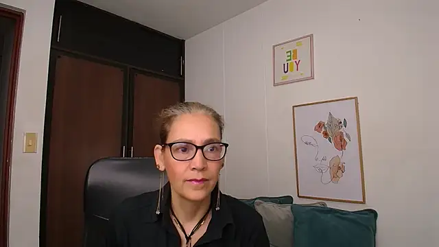 NanitaFun online show from December 2024 12:05:02 PM