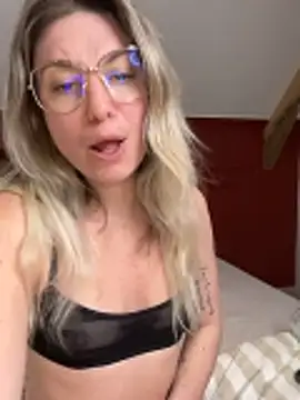 carlaaa online show from April 2026 08:14:02 PM