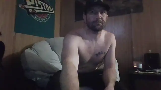 Snapshot of Edward_LongCock chatting on November 2025 01:37:01 AM Edward LongCock online show from November 2025 01:37:01 AM