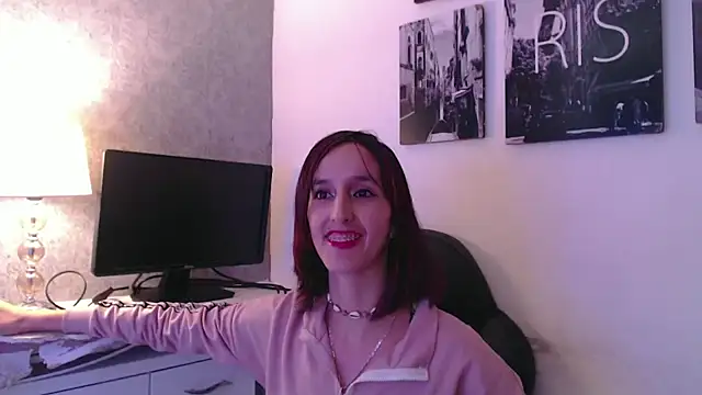 Snapshot of Ambar_Roux_ chatting on January 2025 01:58:02 PM Ambar Roux  online show from January 2025 01:58:02 PM
