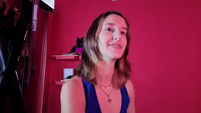 Ambar Roux  online show from December 2025 12:10:02 PM