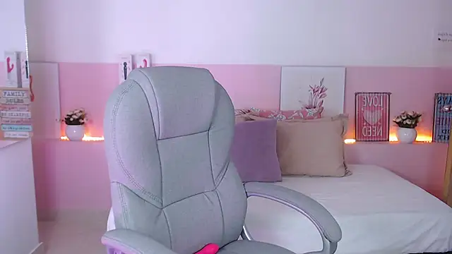 Snapshot of violeta_leon chatting on February 2025 06:19:01 AM violeta leon online show from February 2025 06:19:01 AM