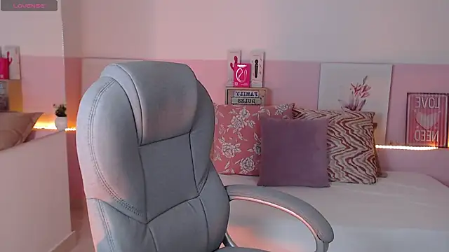 Snapshot of violeta_leon chatting on March 2025 01:22:01 AM violeta leon online show from March 2025 01:22:01 AM