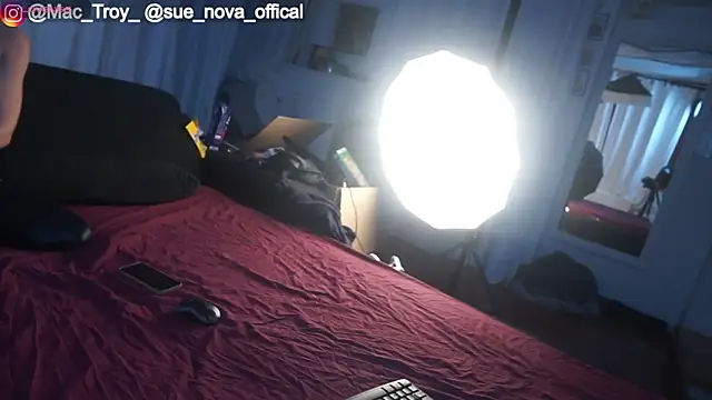 MacTroy online show from December 2025 05:11:02 PM