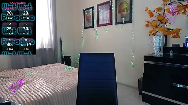 Lillianhot68 online show from November 2025 10:37:02 AM