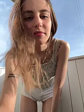 Snapshot of HellPeach chatting on March 2025 01:40:02 PM HellPeach online show from March 2025 01:40:02 PM