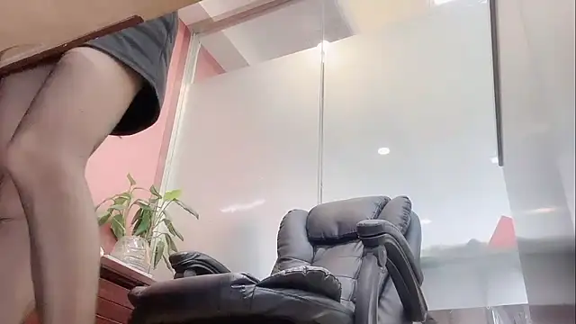 QianF-666 online show from December 2025 02:51:02 AM