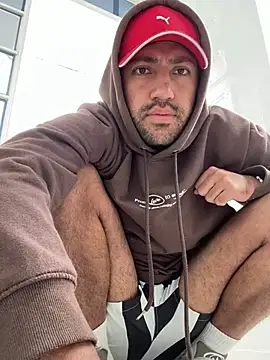 JuanZapata33 online show from December 2024 05:44:01 PM