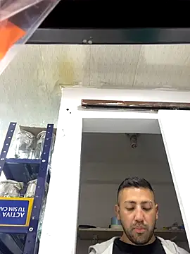 JuanZapata33 online show from September 2025 10:44:02 PM