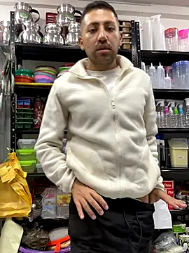 JuanZapata33 online show from October 2025 09:57:01 PM