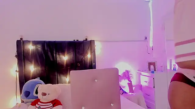 CamiloDoumit online show from February 2025 03:52:01 PM