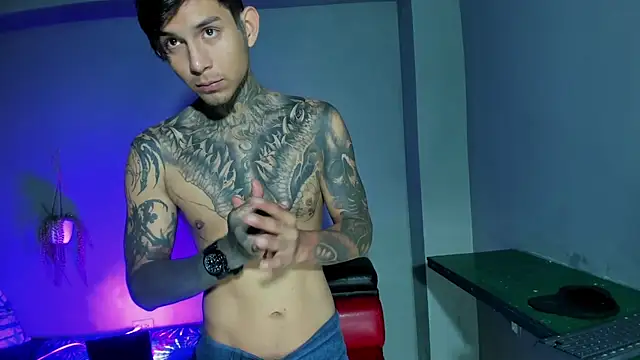 Snapshot of Travistanner_28 chatting on September 2025 12:20:01 PM Travistanner 28 online show from September 2025 12:20:01 PM