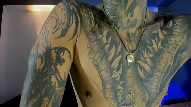 Travistanner 28 online show from December 2025 08:17:01 PM