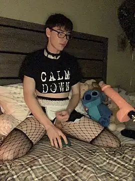 Snapshot of YourFavTwinkie chatting on January 2025 10:43:01 AM YourFavTwinkie online show from January 2025 10:43:01 AM