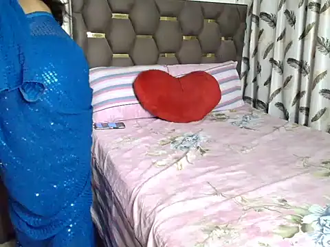 Snapshot of CUTE_princess_143 chatting on December 2025 02:04:01 PM CUTE princess 143 online show from December 2025 02:04:01 PM